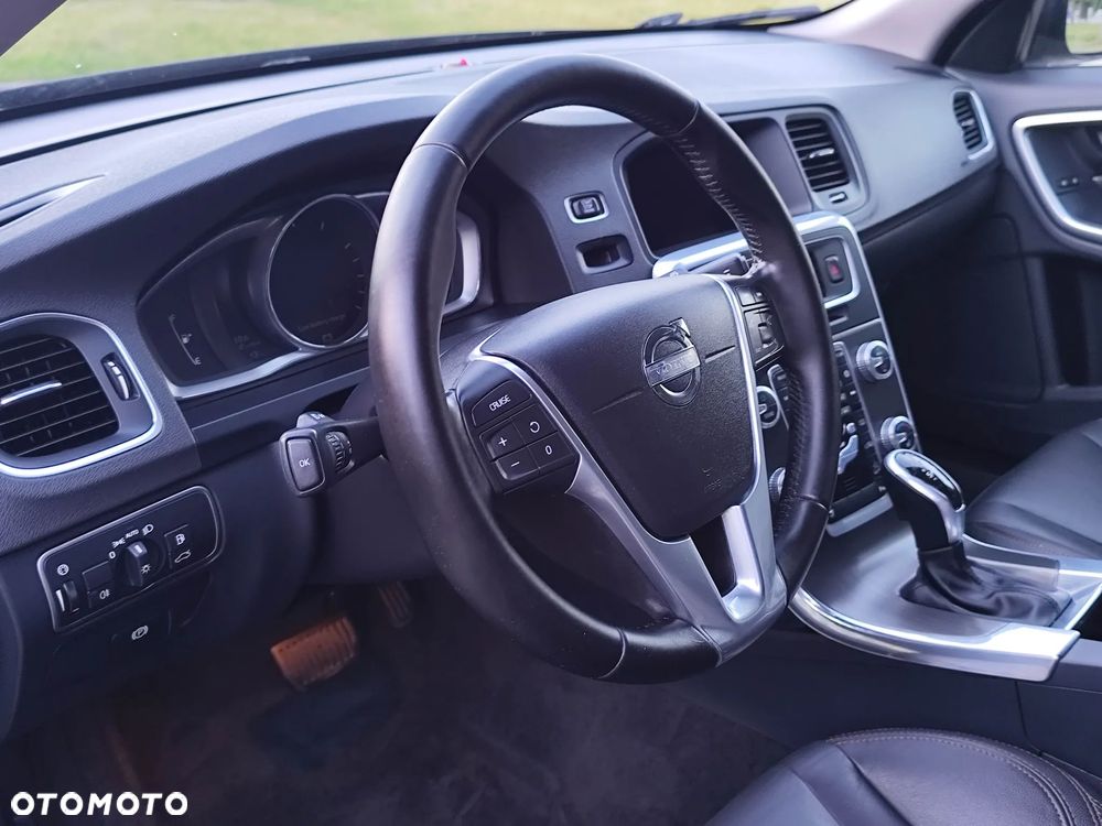 Volvo V60 Cross Country T5 AWD Momentum - 24