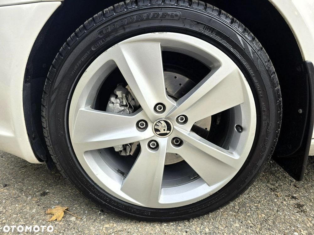 Skoda Octavia Combi 2.0 TDI Elegance - 36