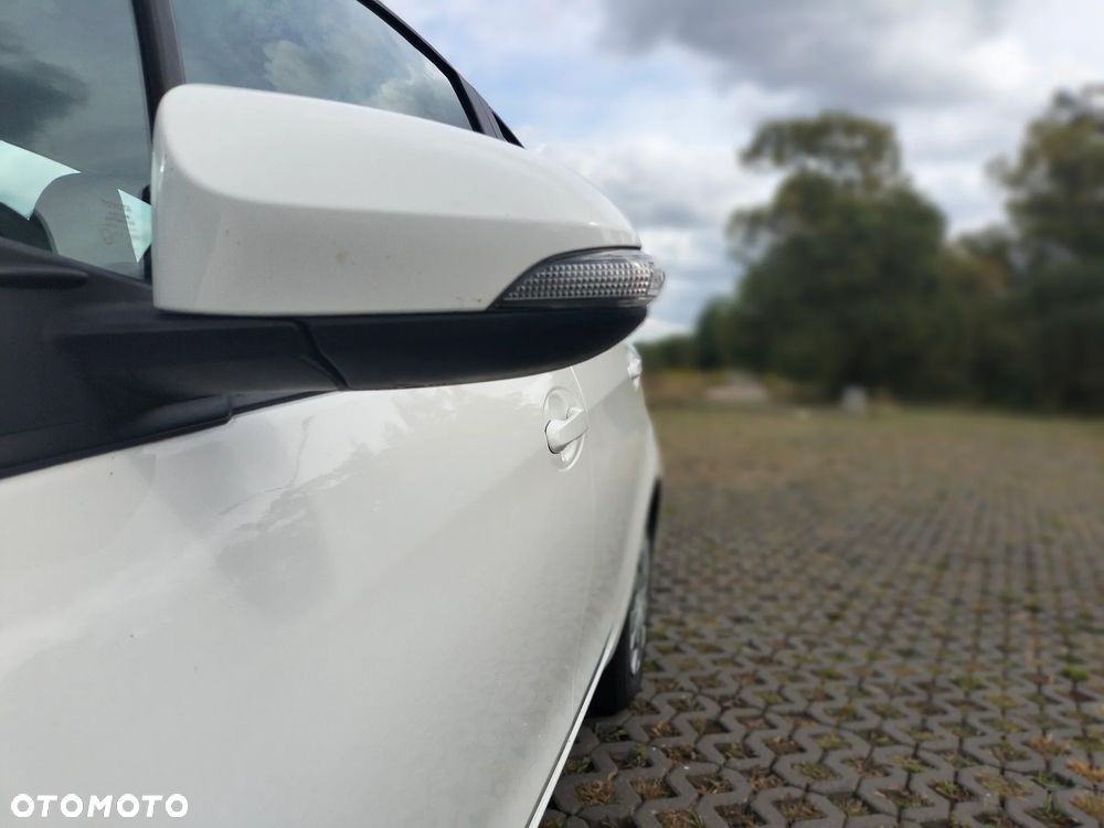 Toyota Yaris - 10