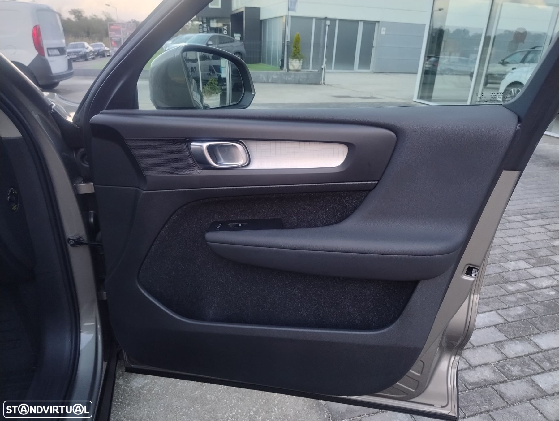 Volvo XC 40 2.0 D3 Momentum - 23