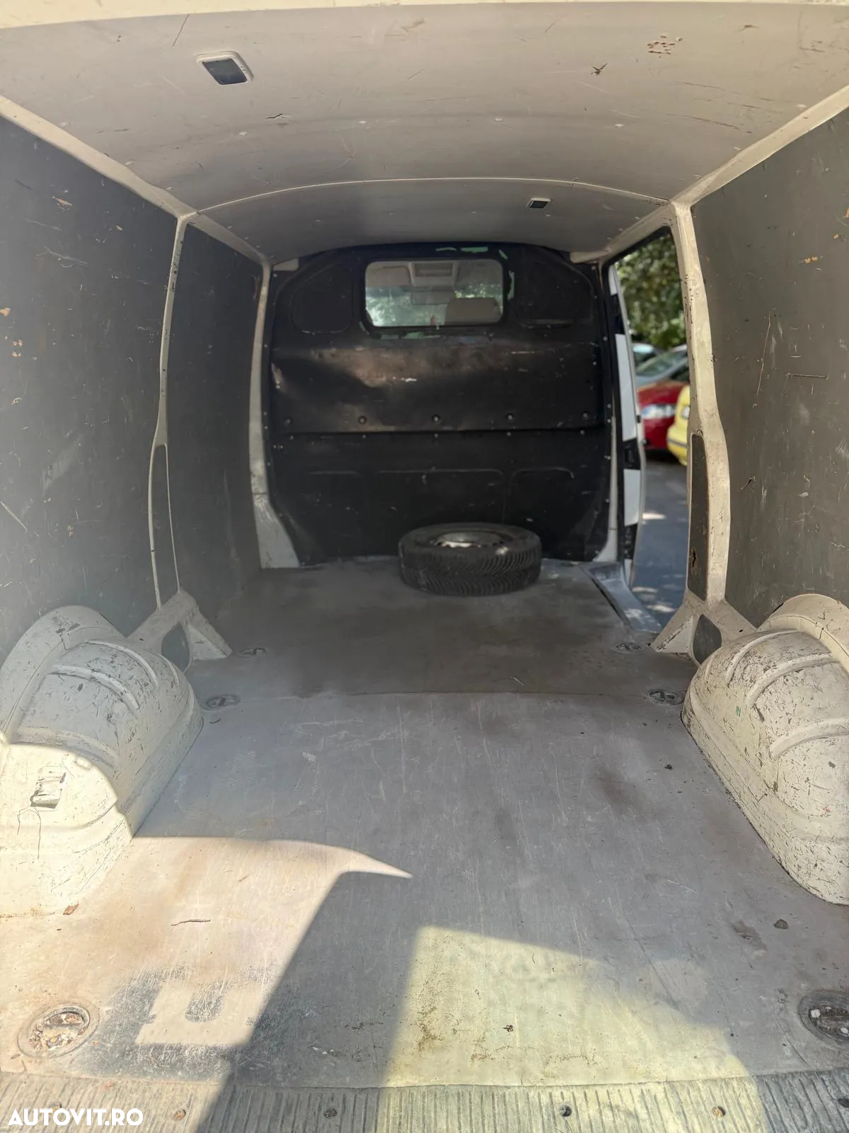 Volkswagen Transporter - 9