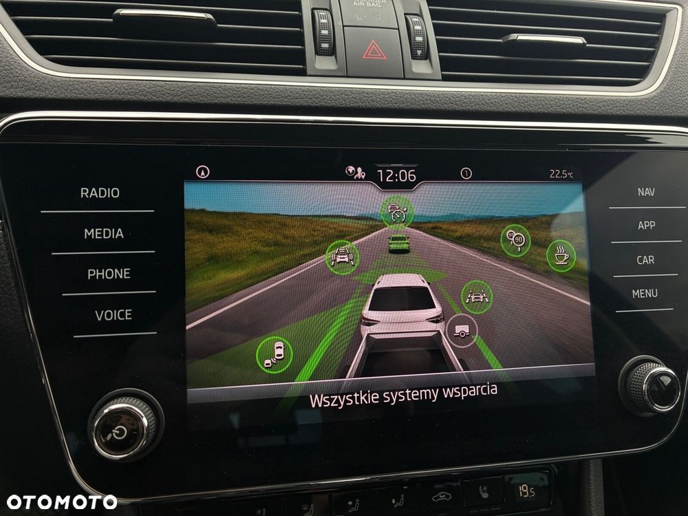 Skoda Superb 2.0 TDI SCR Style DSG - 19