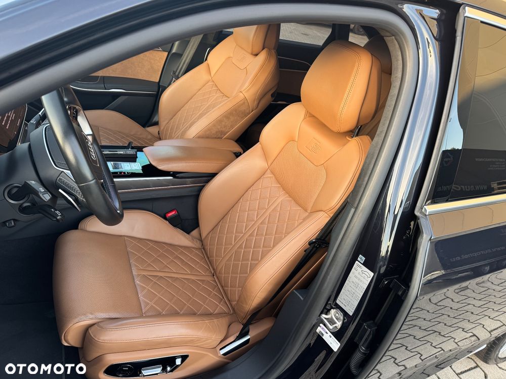 Audi S8 - 14