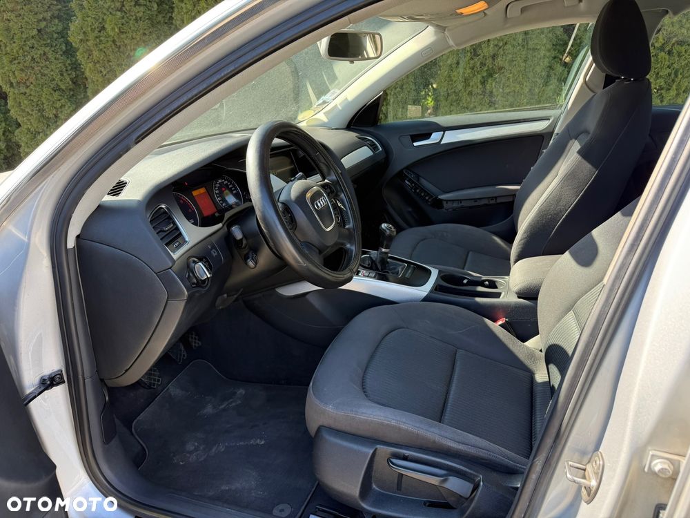 Audi A4 Limousine - 15