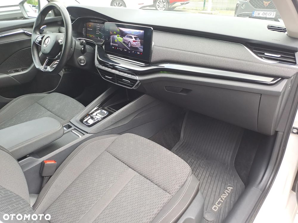 Skoda Octavia 2.0 TDI Style DSG - 11