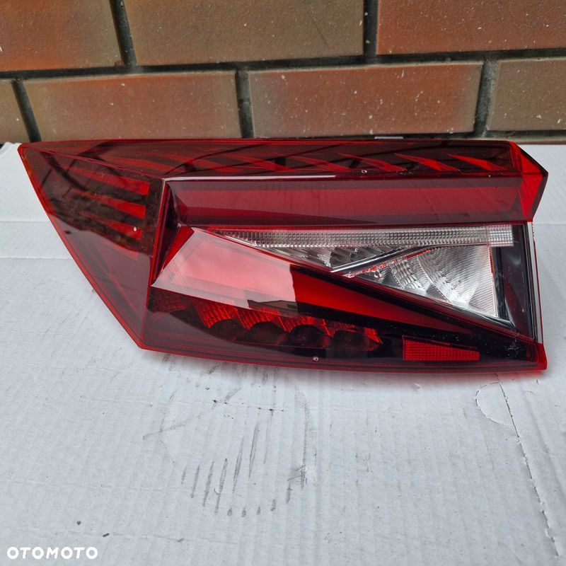 SKODA ENYAQ iV LAMPA LED LEWY TYŁ TYLNA LEWA ORYGINAŁ CRYSTAL LIGHTING - 1
