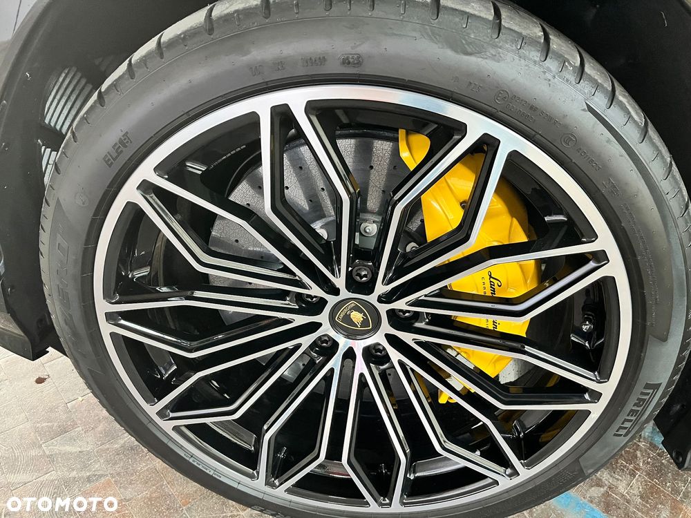 Lamborghini Urus - 7