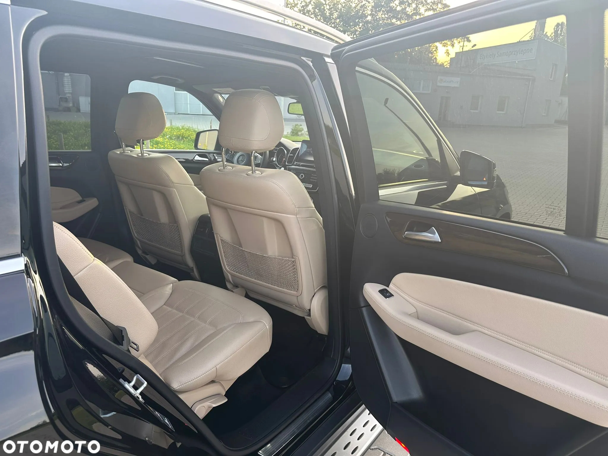 Mercedes-Benz GLS 400 4Matic 9G-TRONIC - 28