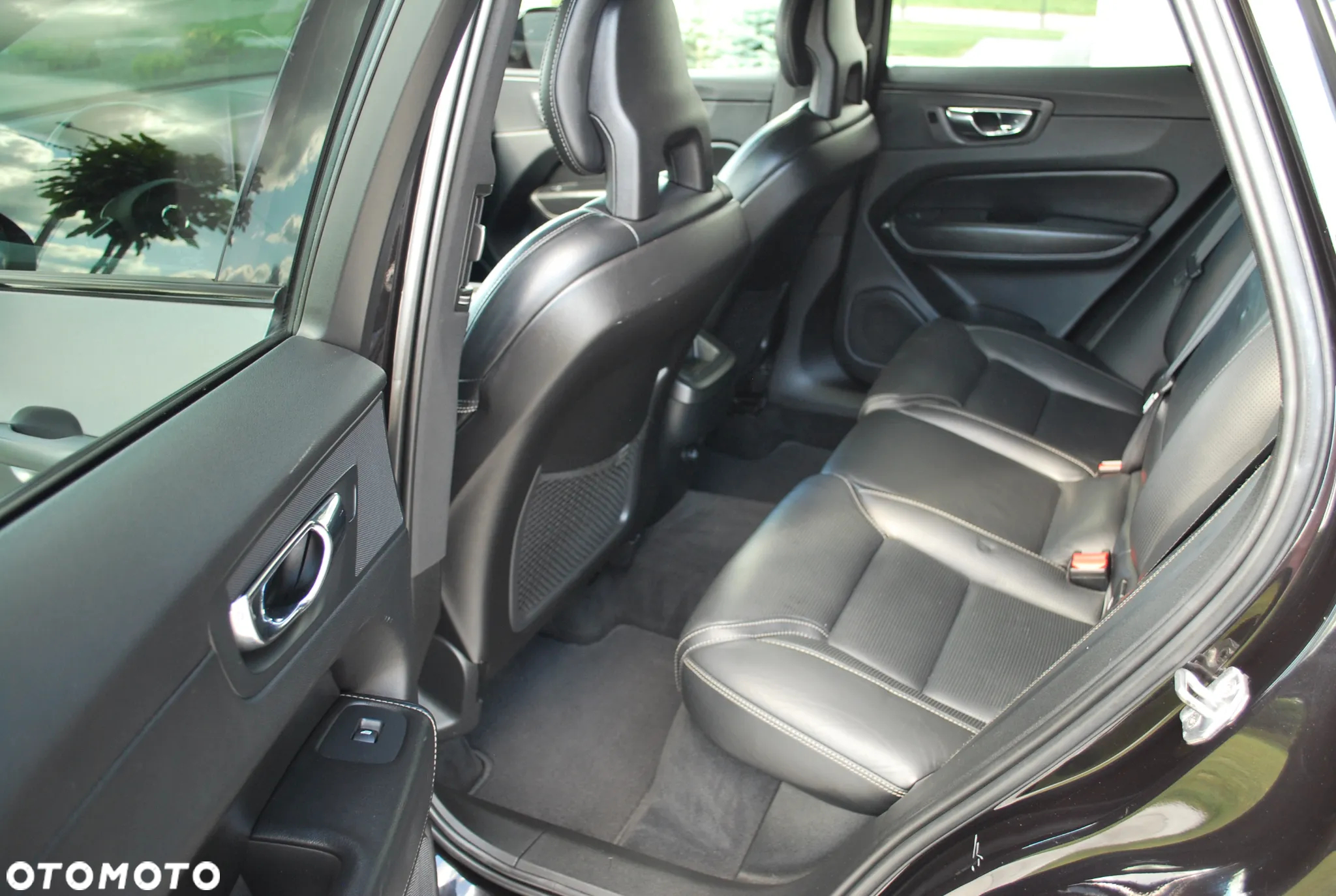 Volvo XC 60 T5 AWD R-Design - 20