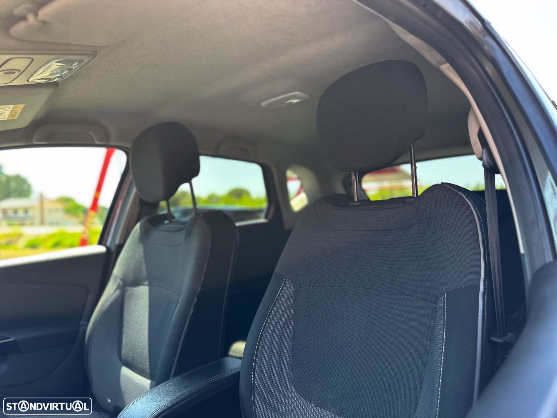 Renault Captur 1.5 dCi EDC - 18