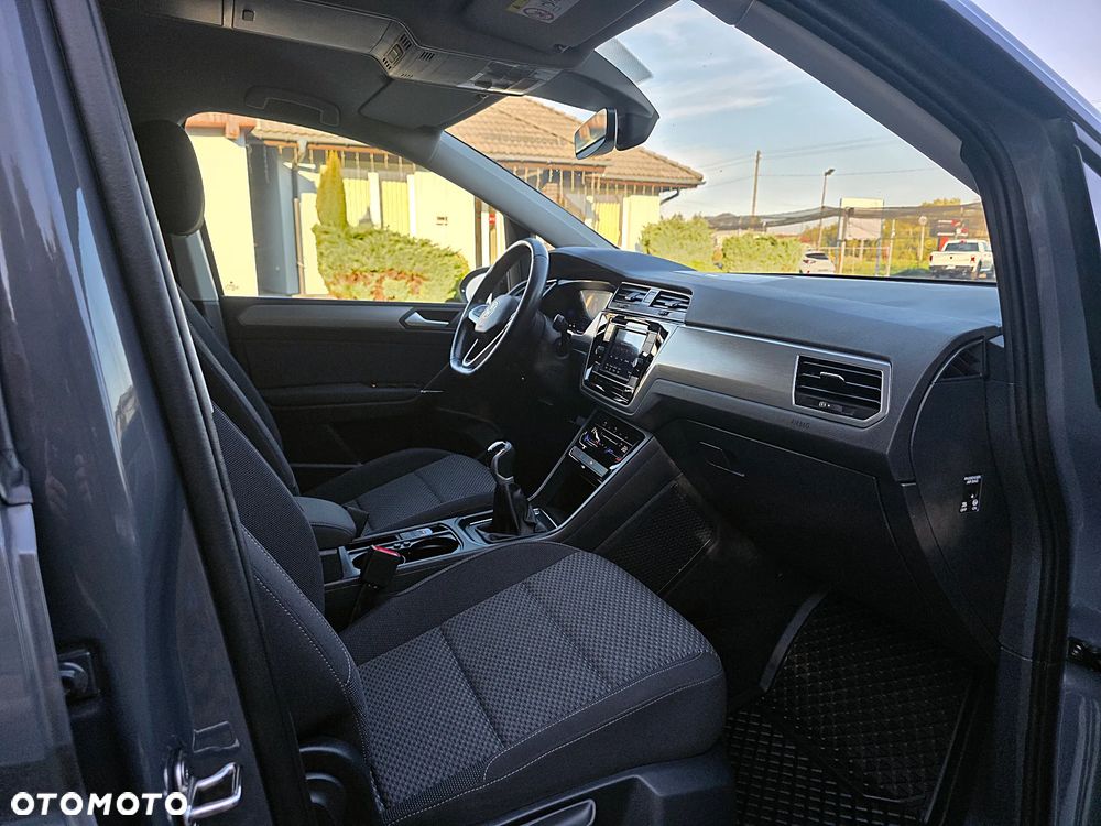 Volkswagen Touran 1.5 TSI ACT OPF Move - 19