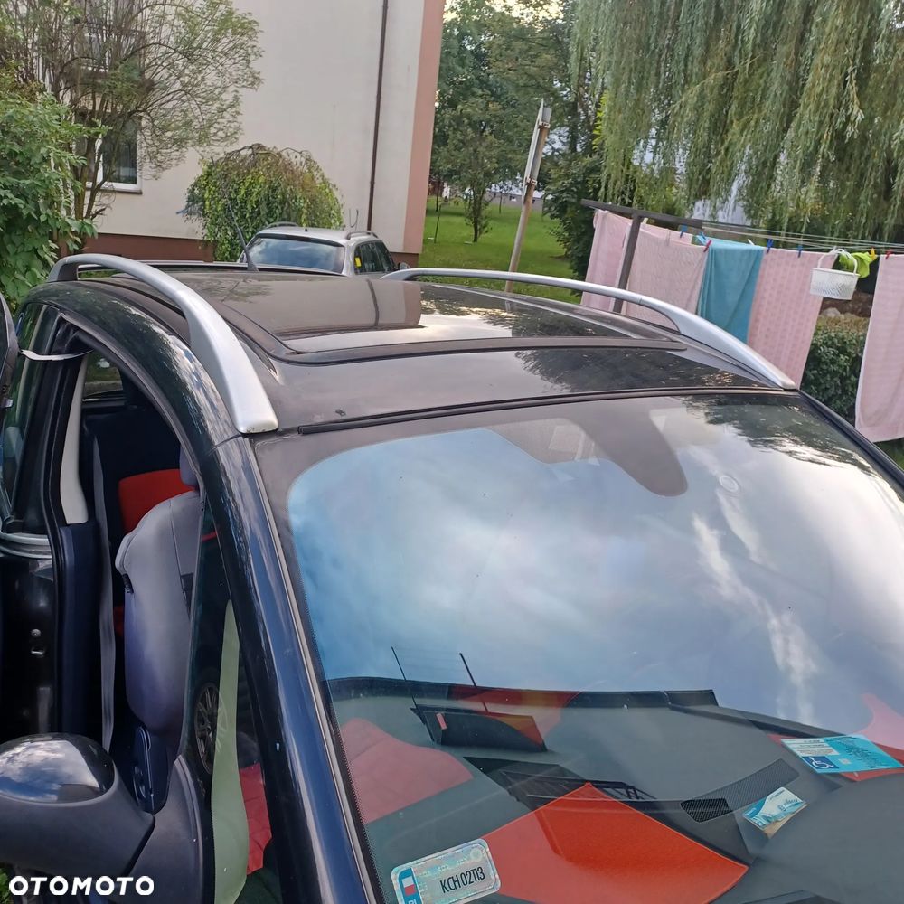Peugeot 1007 - 1