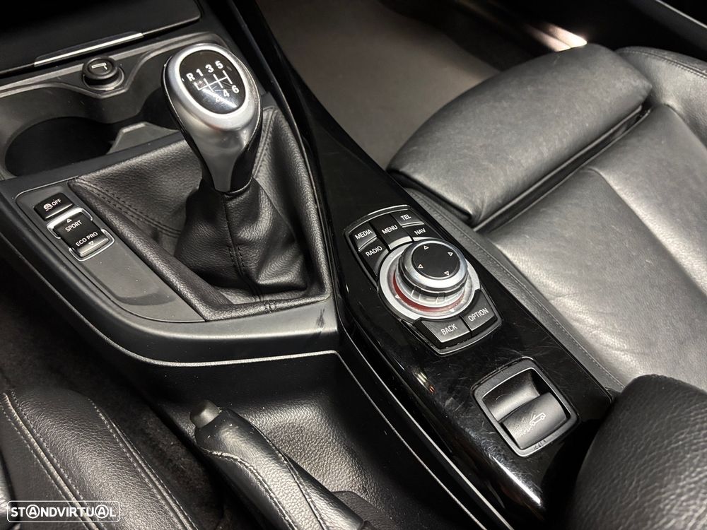 BMW 218 i Cabrio Line Sport - 11