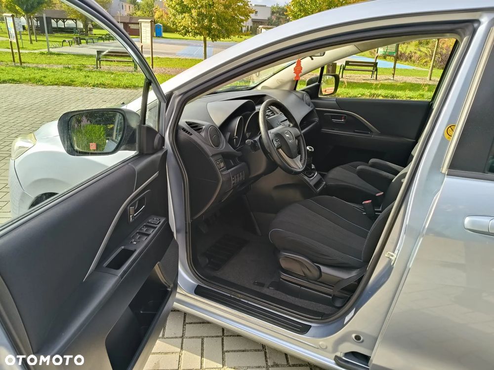Mazda 5 - 10