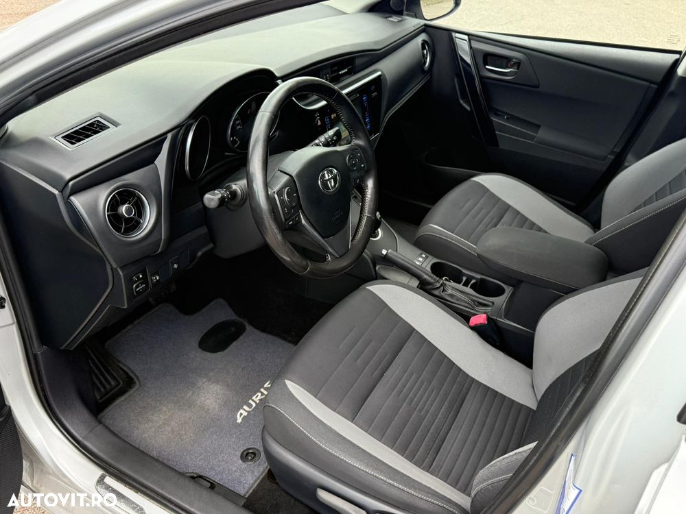 Toyota Auris 1.8 L VVT-i Hybrid Sol + - 5