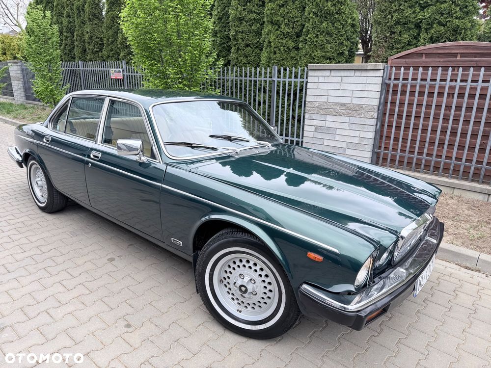 Jaguar XJ - 9