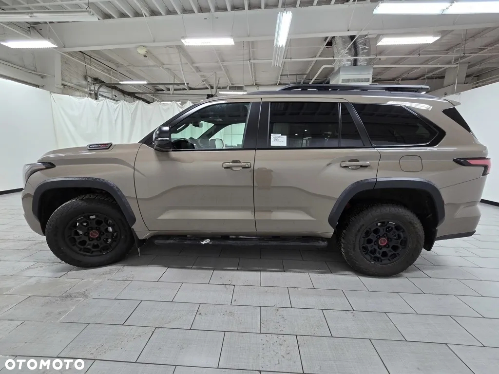 Toyota Sequoia - 5