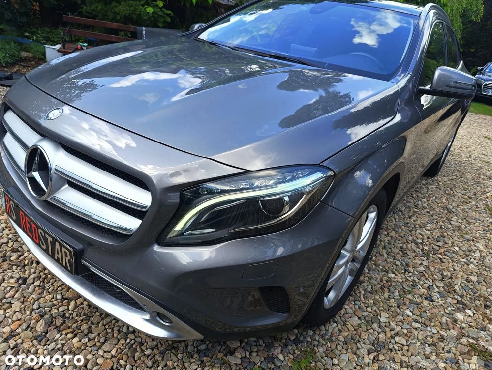 Mercedes-Benz GLA 180 Urban - 9