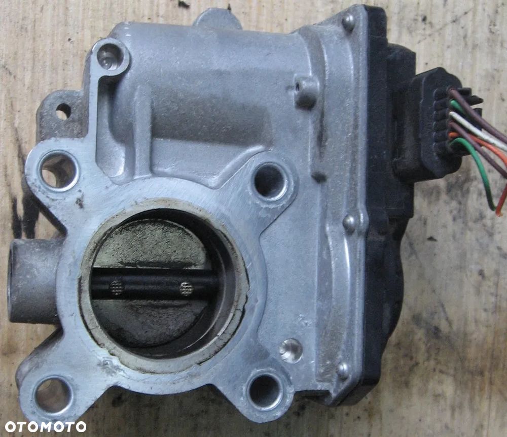 przepustnica CLIO III 1.2 8V RENAULT 8200568712C - 2