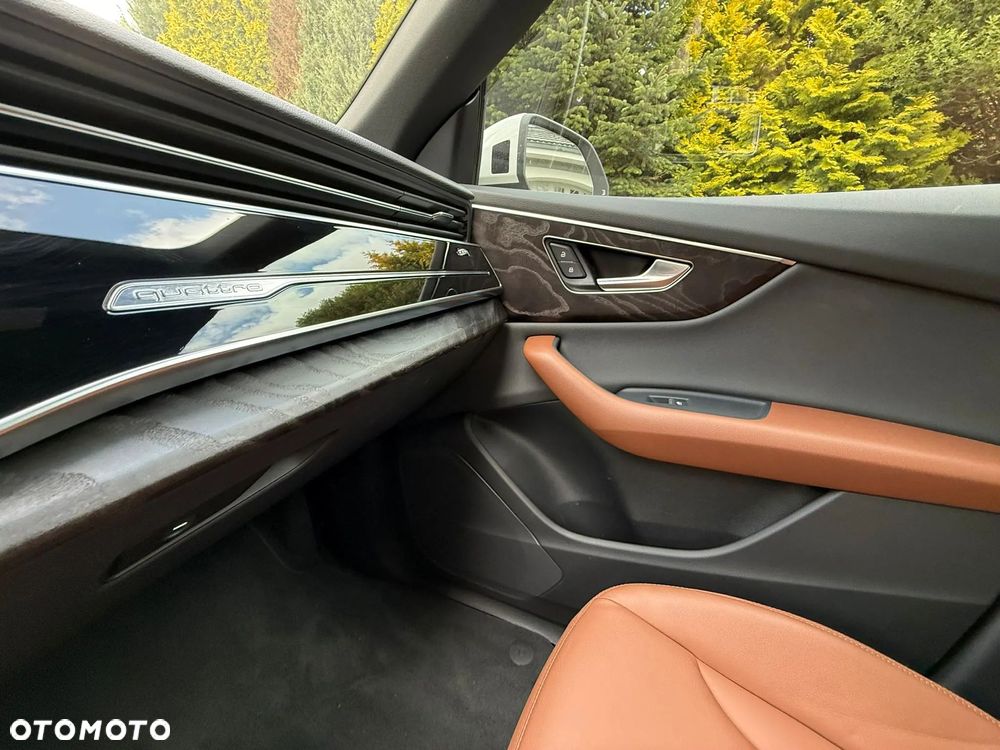 Audi Q8 55 TFSI quattro tiptronic - 8
