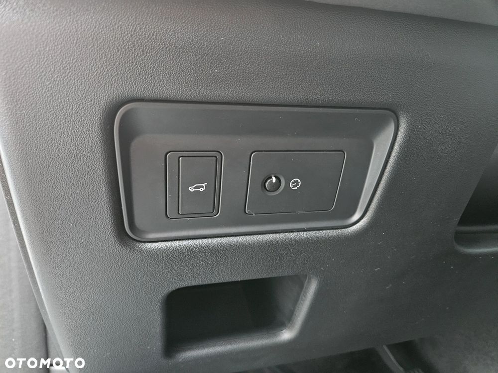 Land Rover Discovery 3.0 V6 Supercharged SE - 37