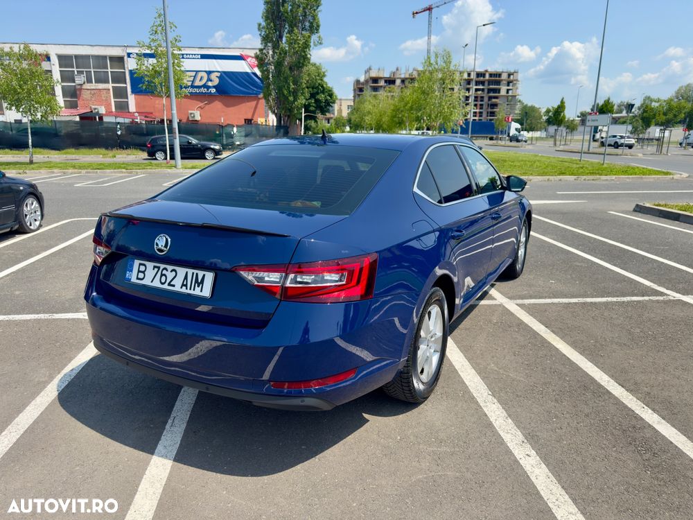 Skoda Superb 2.0 TDI DSG 4X4 Ambition - 6
