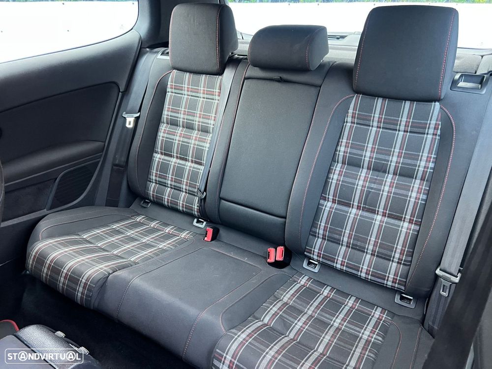 VW Golf 2.0 TSi GTI DSG - 9