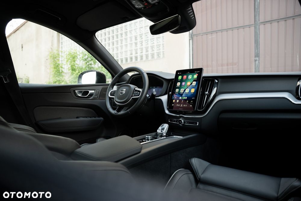 Volvo XC 60 B5 B AWD Ultimate Dark - 29