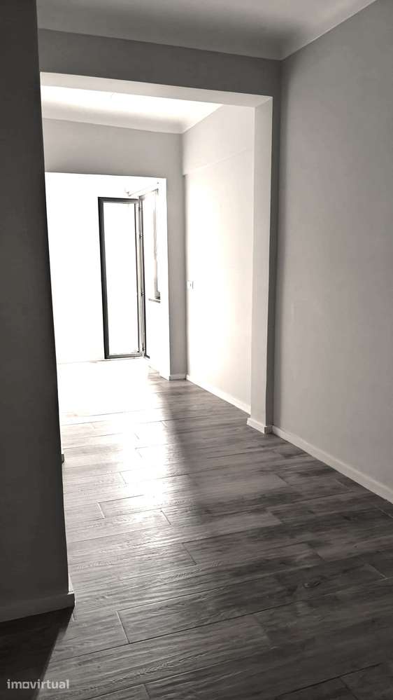 T2 com terraço em Pinhal Novo por 950€ - Grande imagem: 5/19