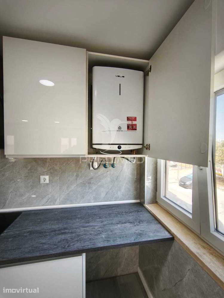 Apartamento T2 Totalmente Remodelado com Arrecadação - Grande imagem: 3/17