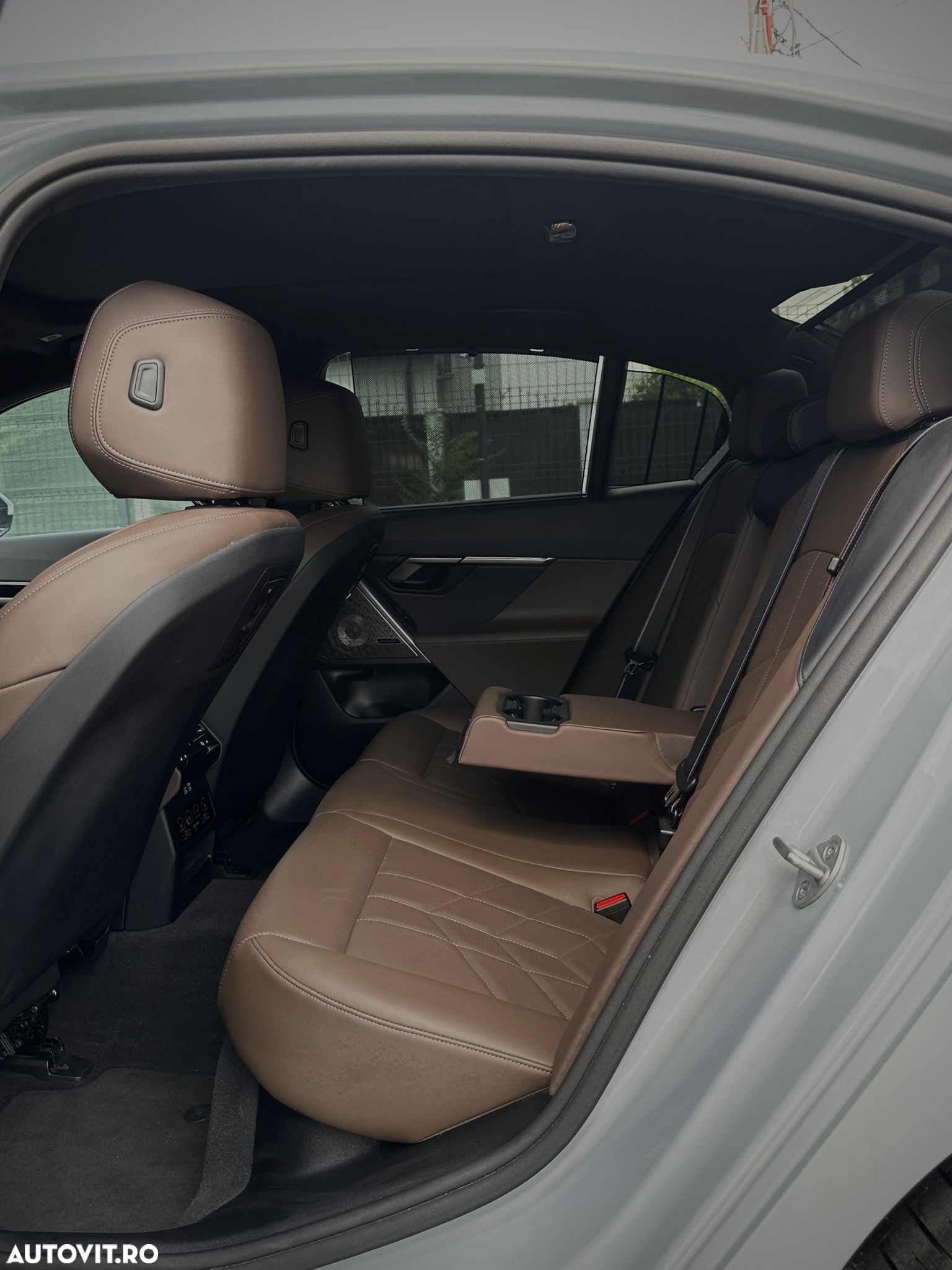 BMW Seria 5 520d xDrive AT MHEV - 27