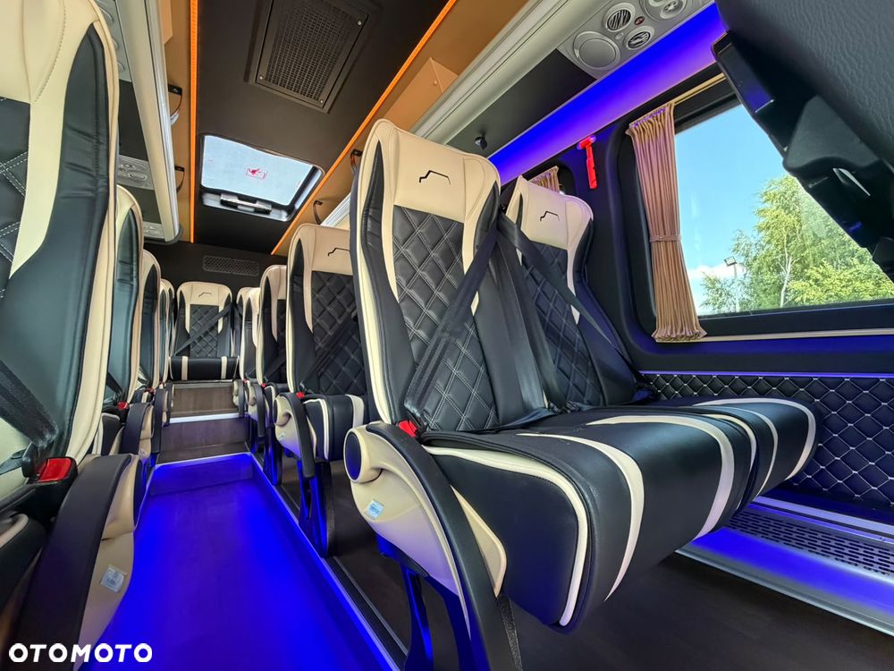 Mercedes-Benz Sprinter 519 - 24
