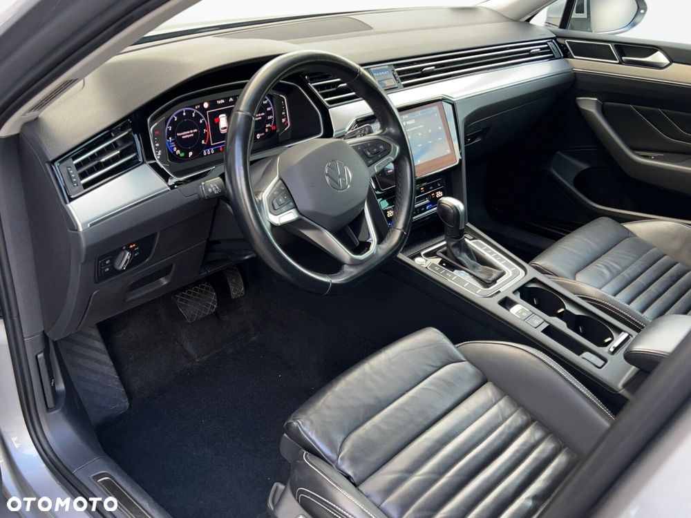 Volkswagen Passat 1.5 TSI EVO Elegance DSG - 9