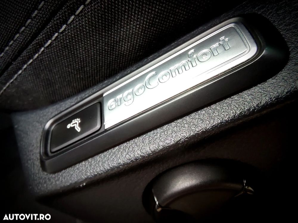 Volkswagen Passat Variant 2.0 TDI SCR DSG Comfortline - 22