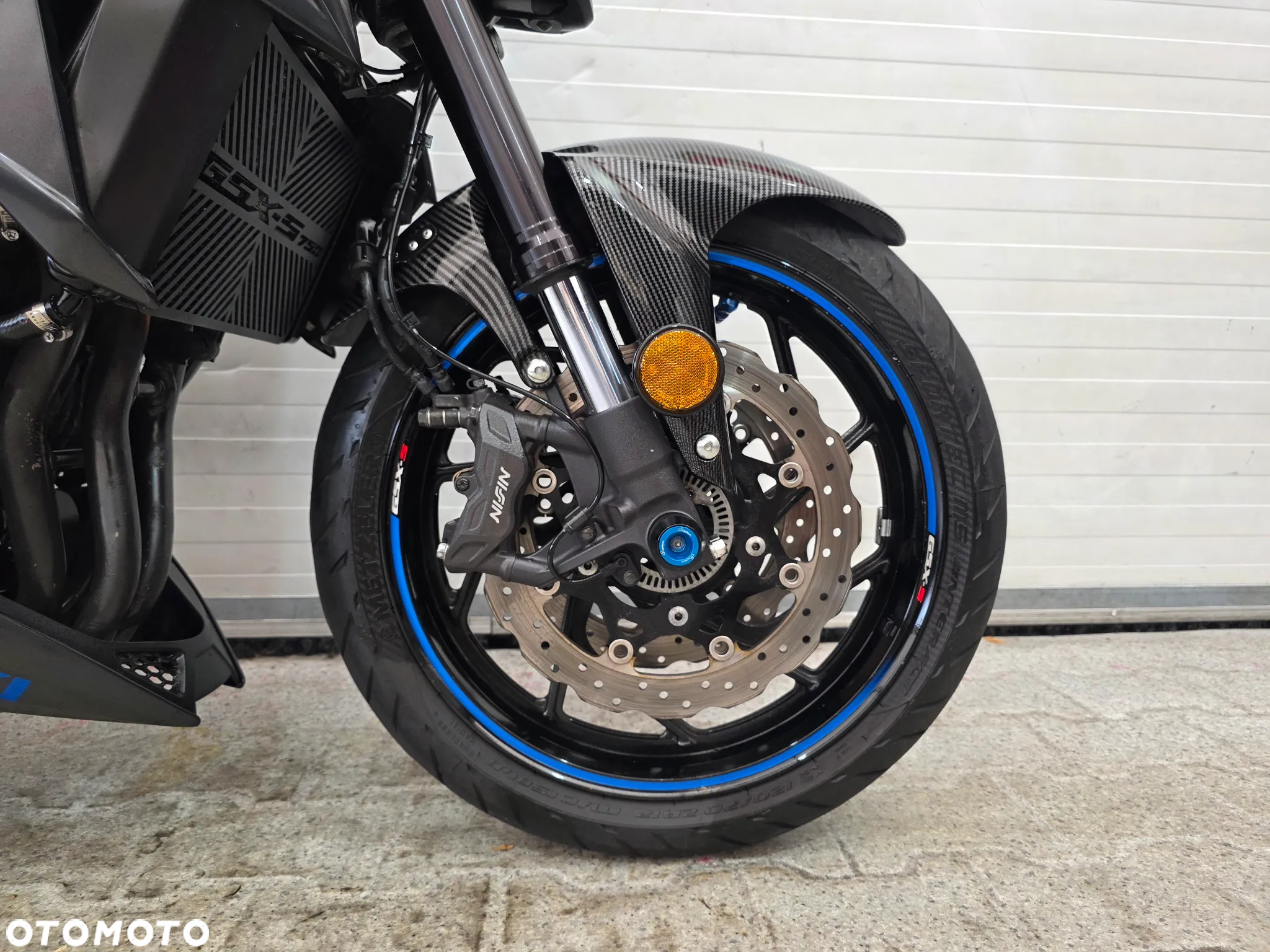 Suzuki GSX - 18