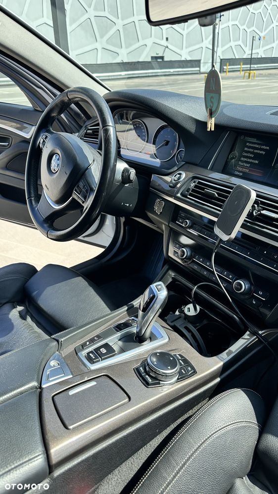 BMW Seria 5 520d Luxury Line - 8