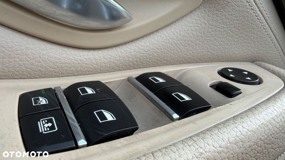BMW Seria 5 523i - 19