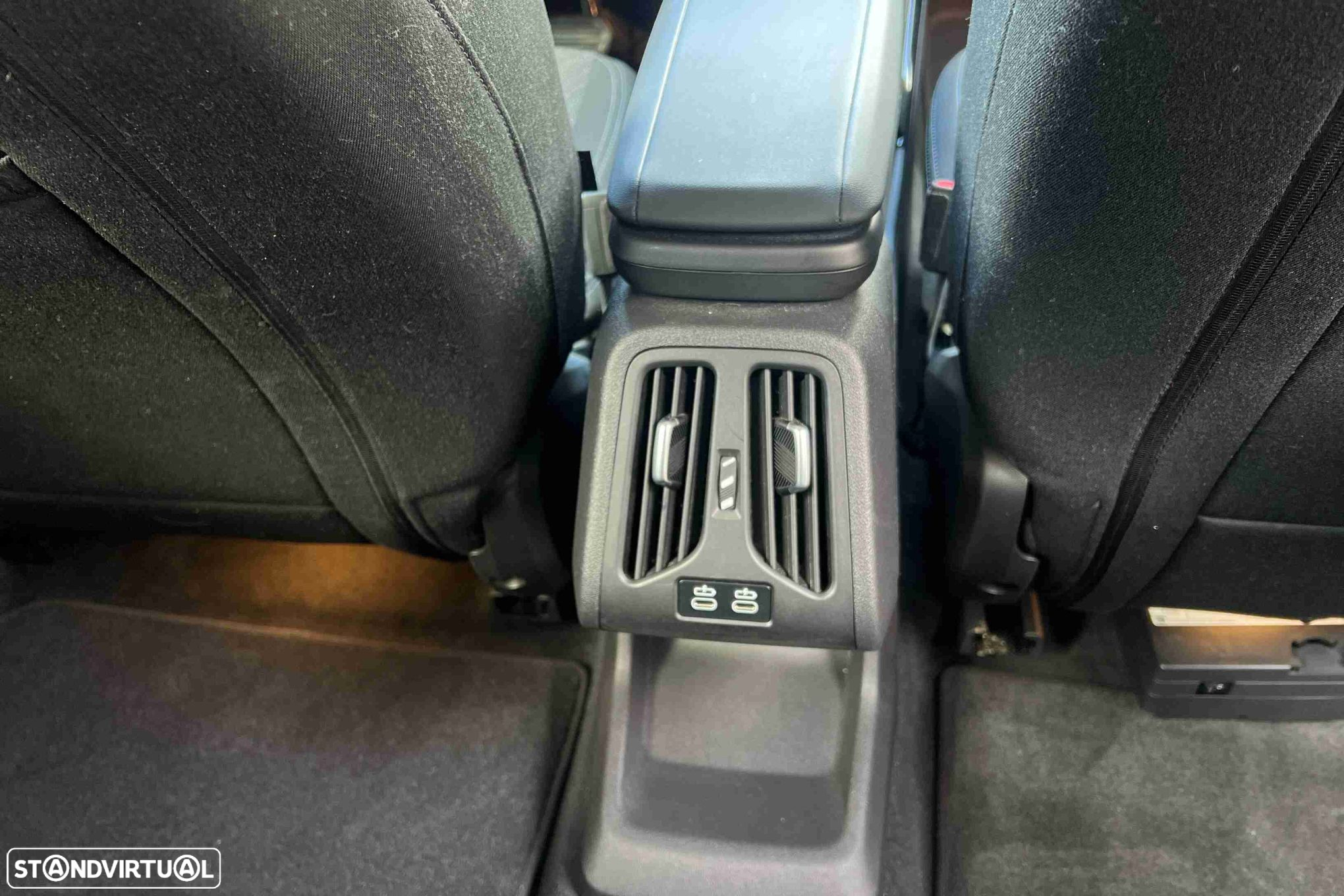 BMW iX1 xDrive30 - 12