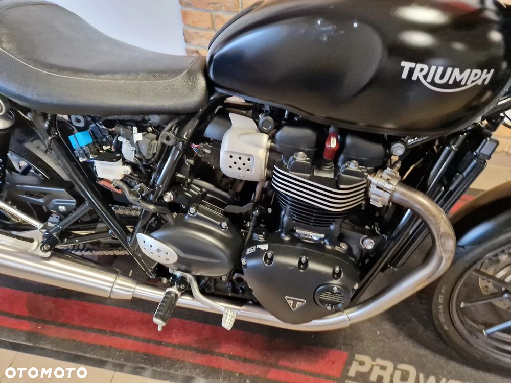 Triumph Street Twin - 30