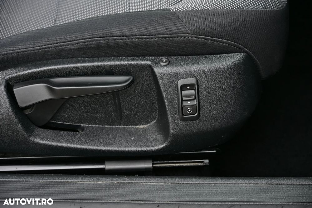 Volkswagen Passat Variant 2.0 TDI DSG BlueMotion Technology Comfortline - 18