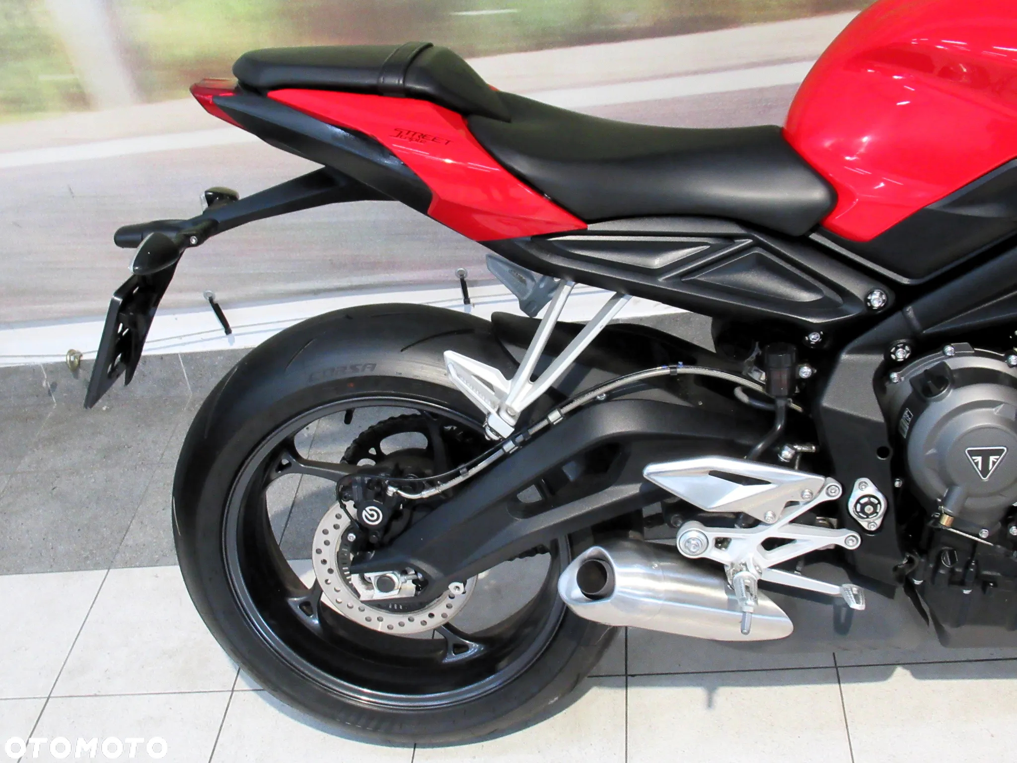 Triumph Street Triple - 17
