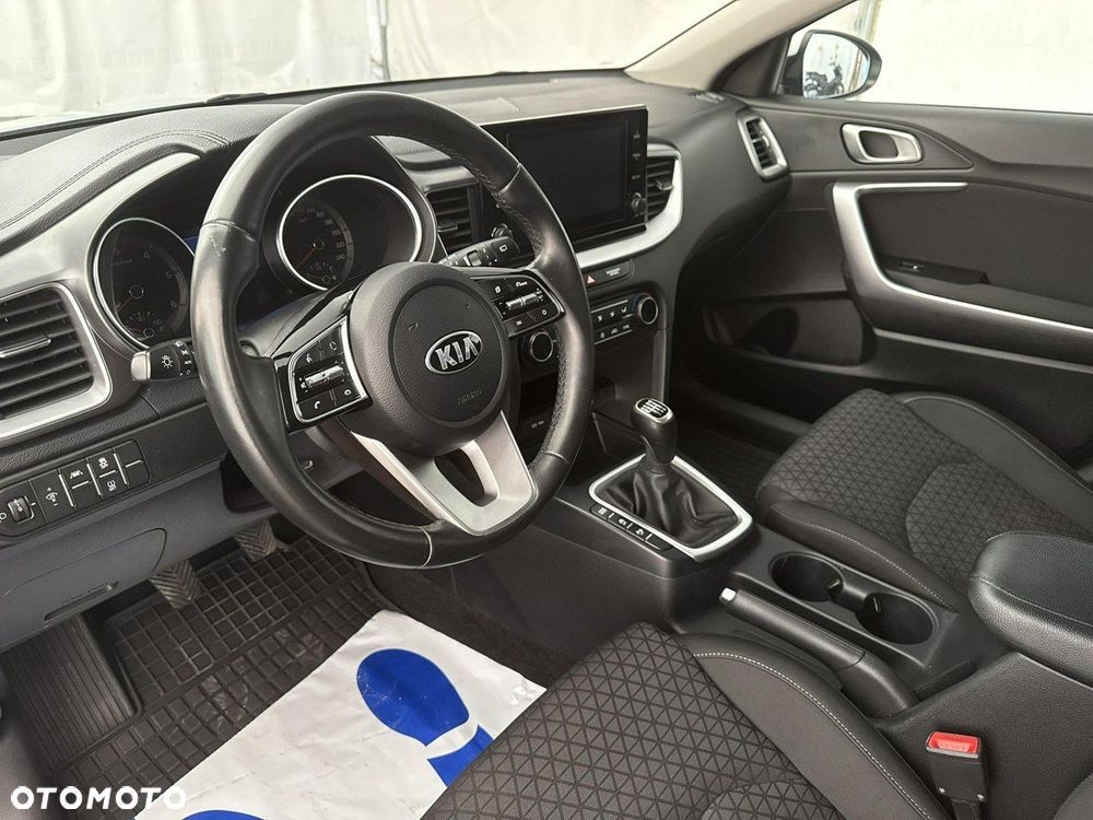 Kia Ceed - 14