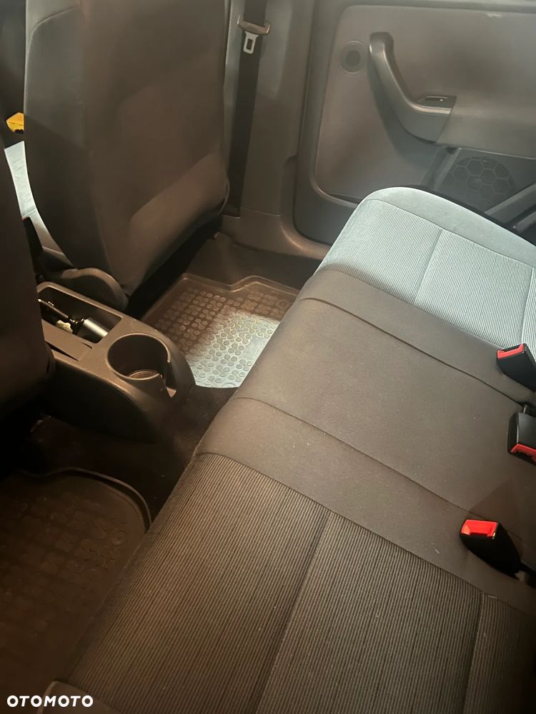 Volkswagen Golf Plus - 9