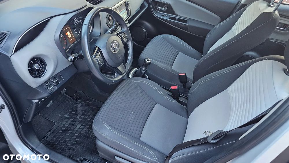 Toyota Yaris 1.0 Premium - 32