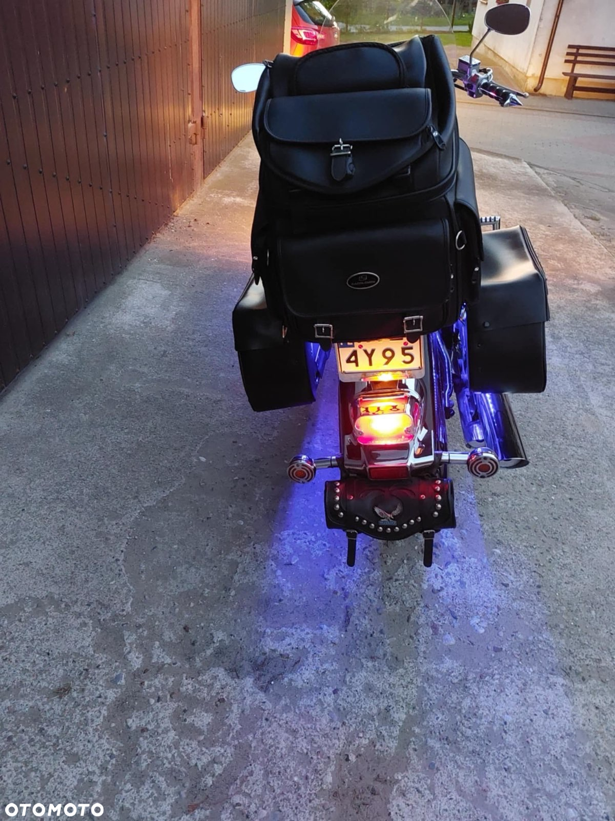 Suzuki Intruder - 18