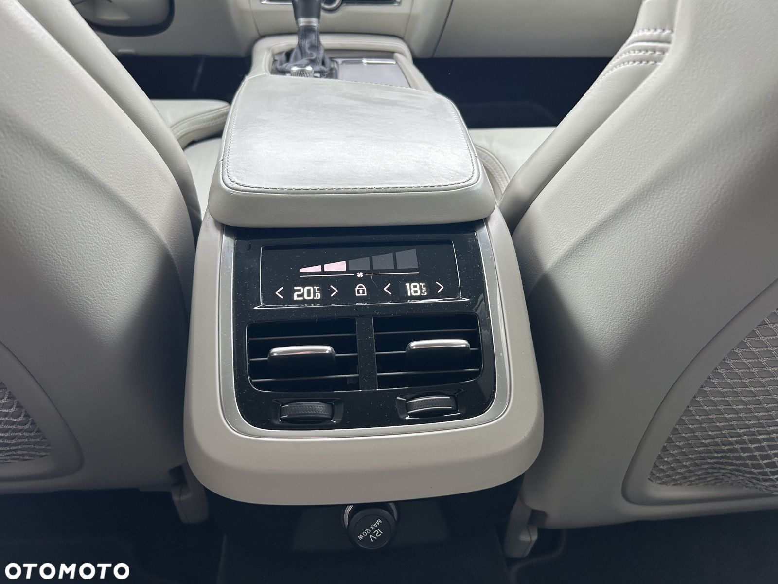 Volvo V90 - 33
