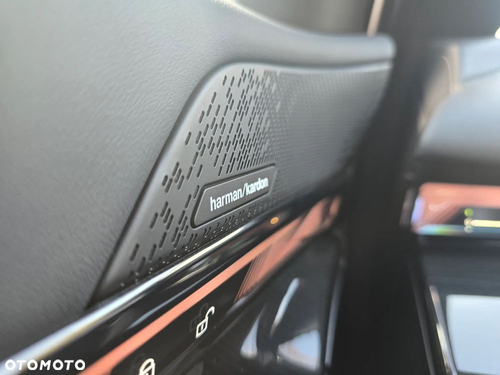 BMW Seria 5 520d xDrive mHEV M Sport - 24