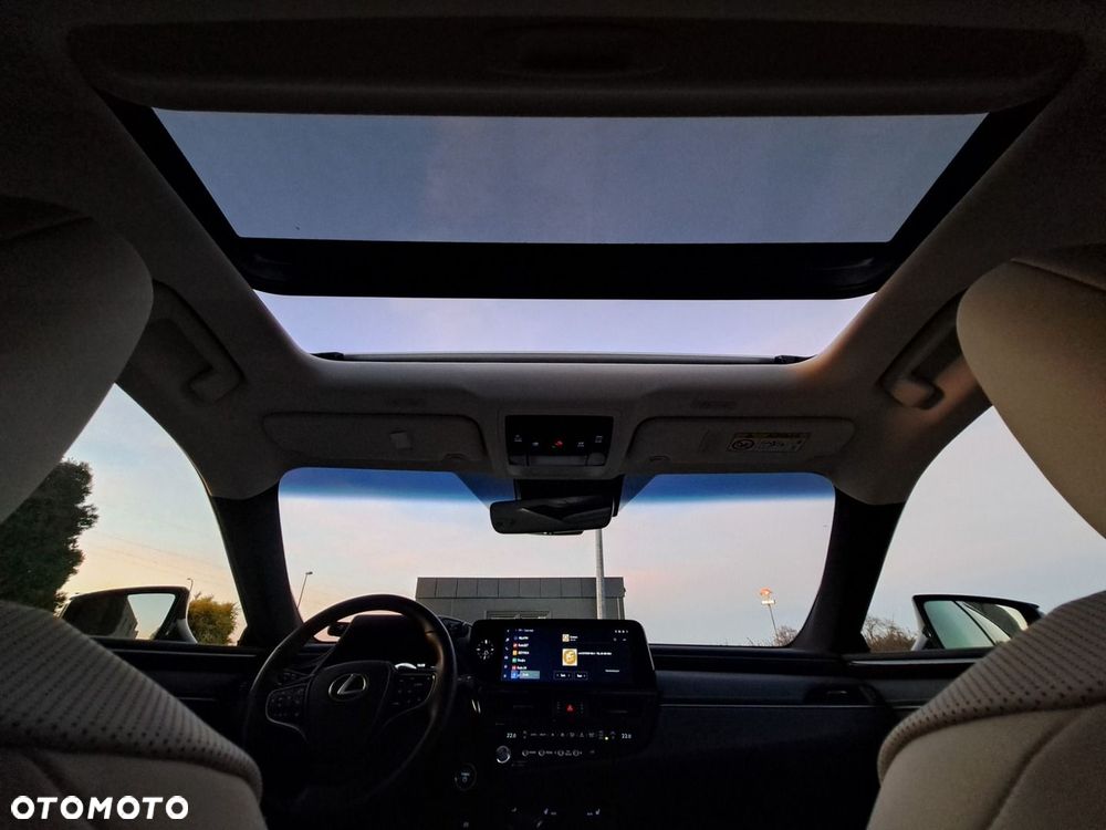 Lexus ES 300h Business Edition - 25