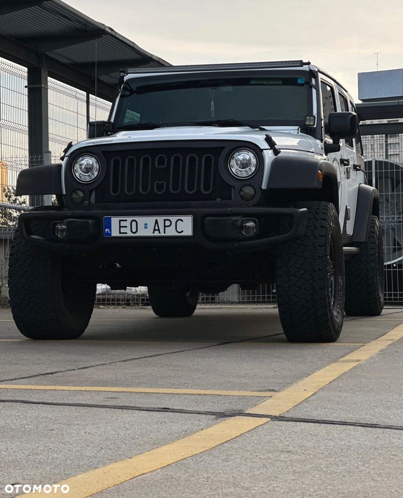 Jeep Wrangler 3.6 Unlim 75th Anniv - 3