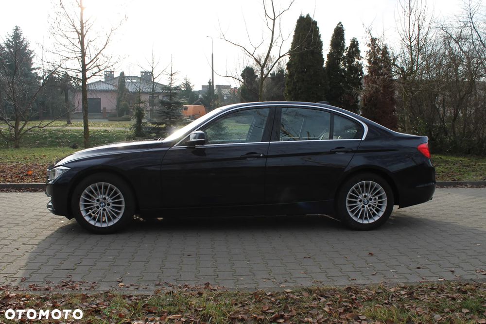 BMW Seria 3 320i Luxury Line - 8